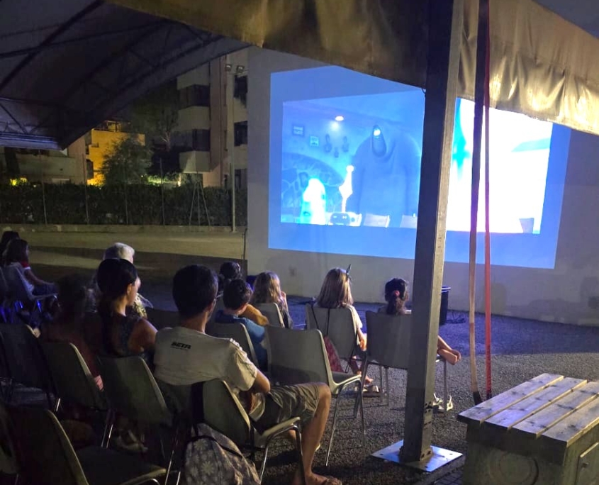 Cinema sotto il tendone